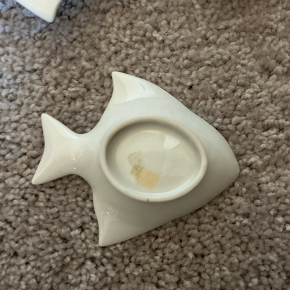 Set Of 4 Ceramic 4” Fish Plates Trinket Dip Soy sauce - Picture 3 of 3